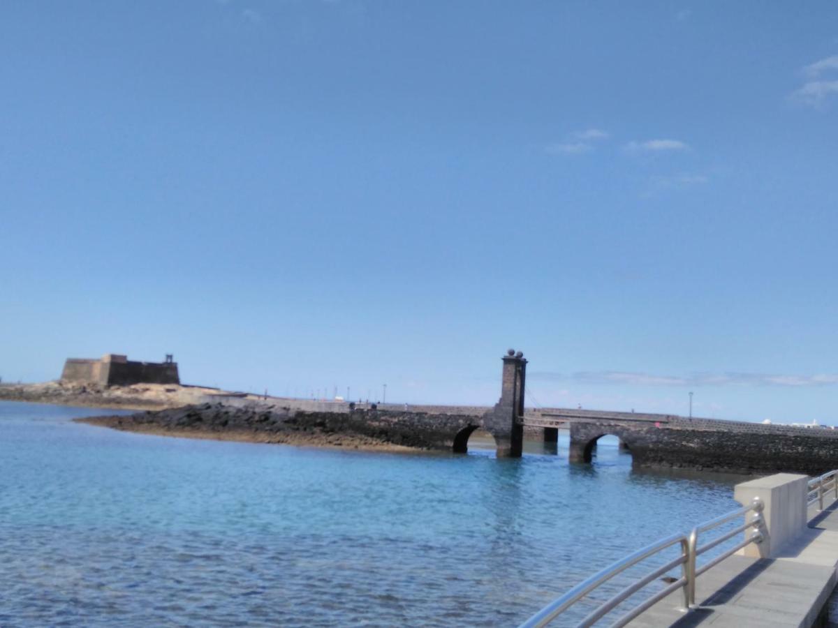 Апартаменты Arrecife Azul Экстерьер фото